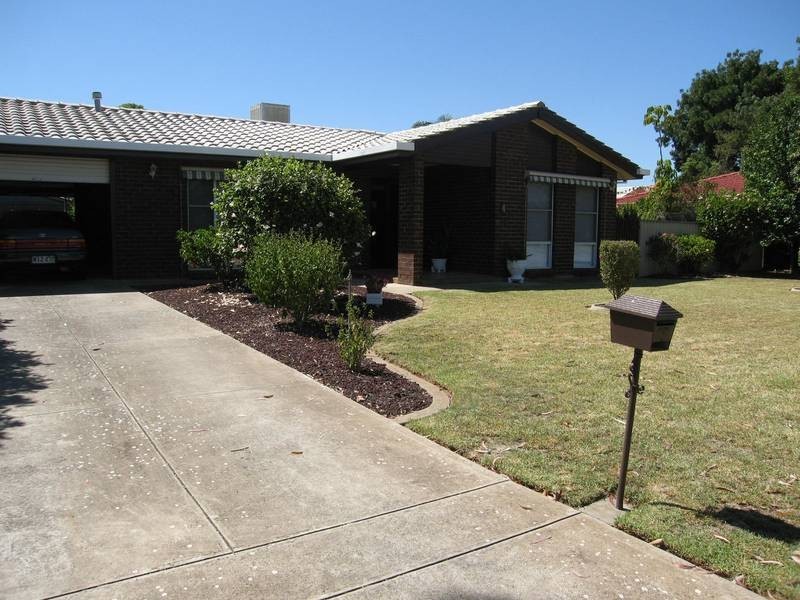 4 Vivonne Way, Marion SA 5043