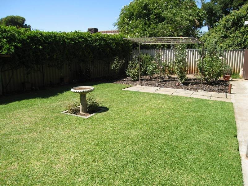 4 Vivonne Way, Marion SA 5043