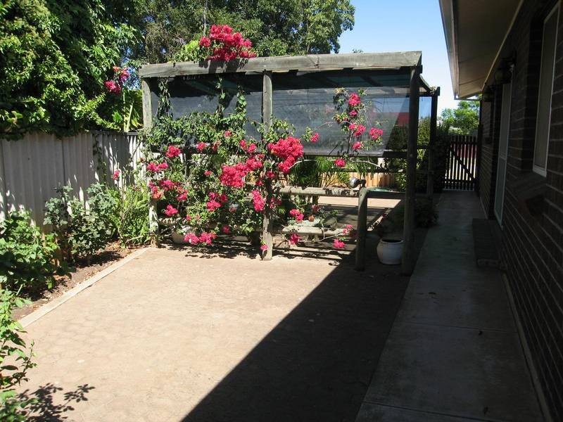 4 Vivonne Way, Marion SA 5043