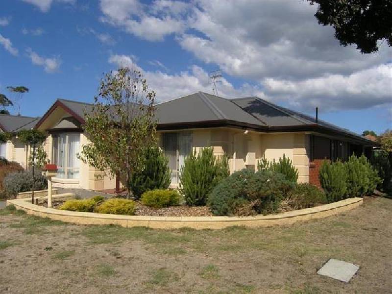 14b The Parkway, Victor Harbor SA 5211