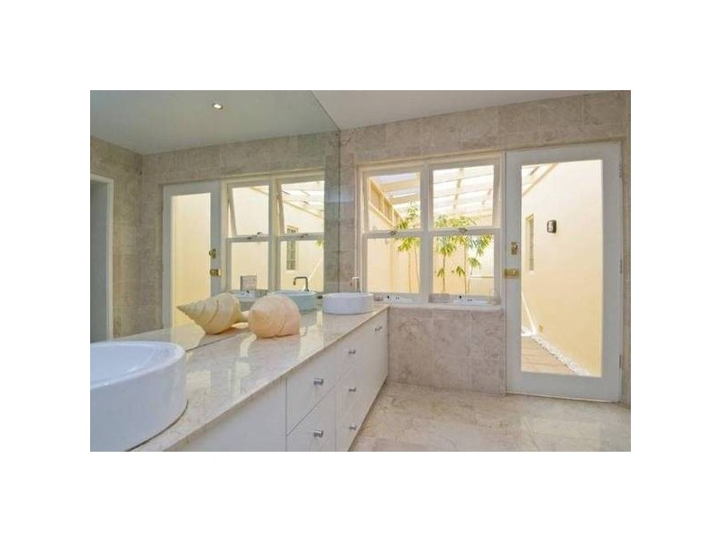 4 Graydale Street, West Beach SA 5024
