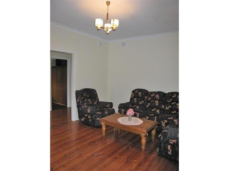 1 Winifred Avenue, Glandore SA 5037