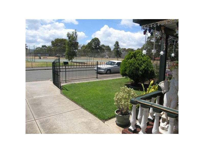 15 Moreland Avenue, Mitchell Park SA 5043