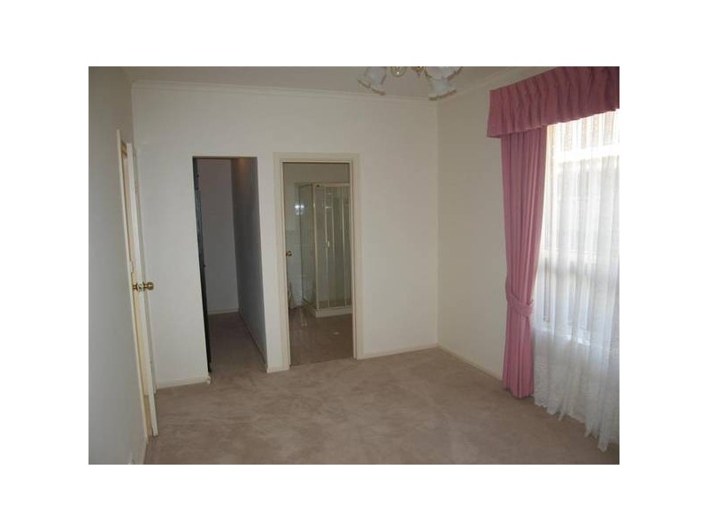 19 Arnold Drive, Mitchell Park SA 5043