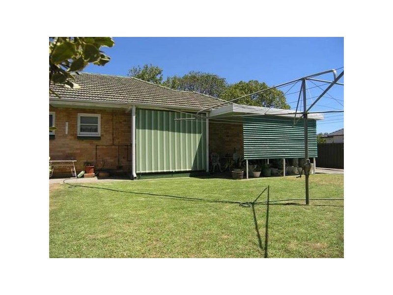 17 Rotorua Avenue, Park Holme SA 5043