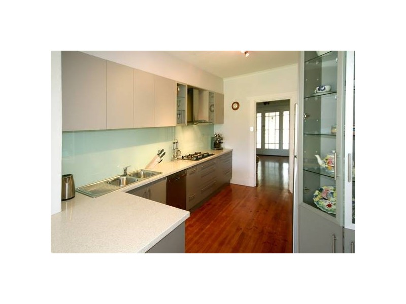 31 Glengyle Terrace, Glandore SA 5037