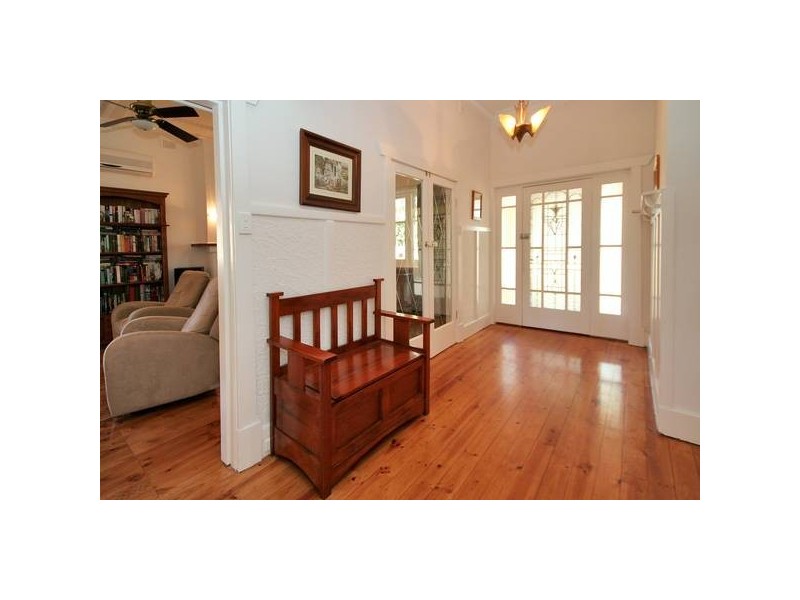 31 Glengyle Terrace, Glandore SA 5037