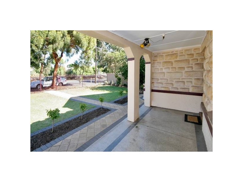 31 Glengyle Terrace, Glandore SA 5037