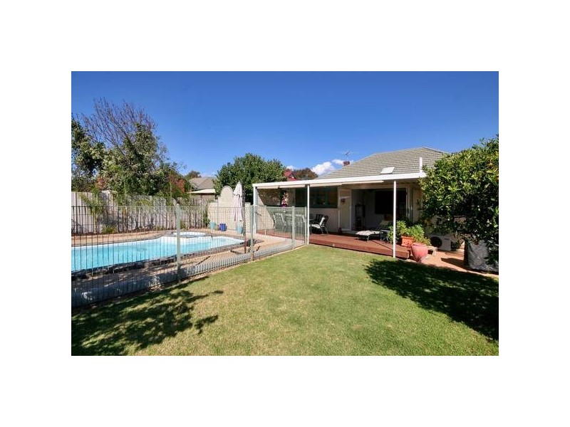 31 Glengyle Terrace, Glandore SA 5037