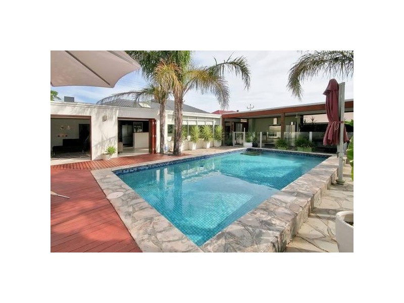 30 Dingera Avenue, North Plympton SA 5037