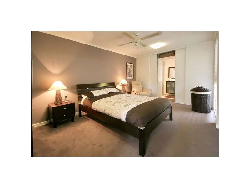 30 Dingera Avenue, North Plympton SA 5037