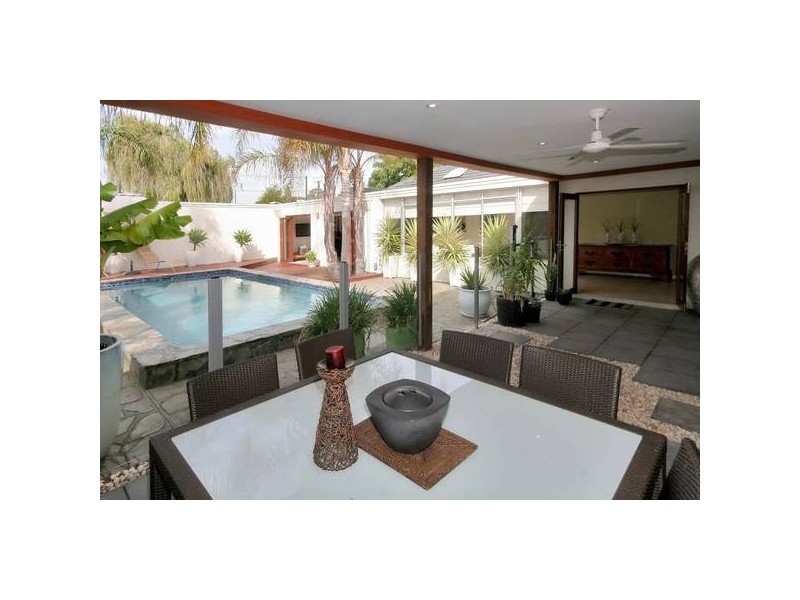 30 Dingera Avenue, North Plympton SA 5037