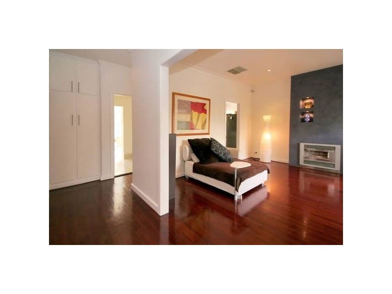 30 Dingera Avenue, North Plympton SA 5037