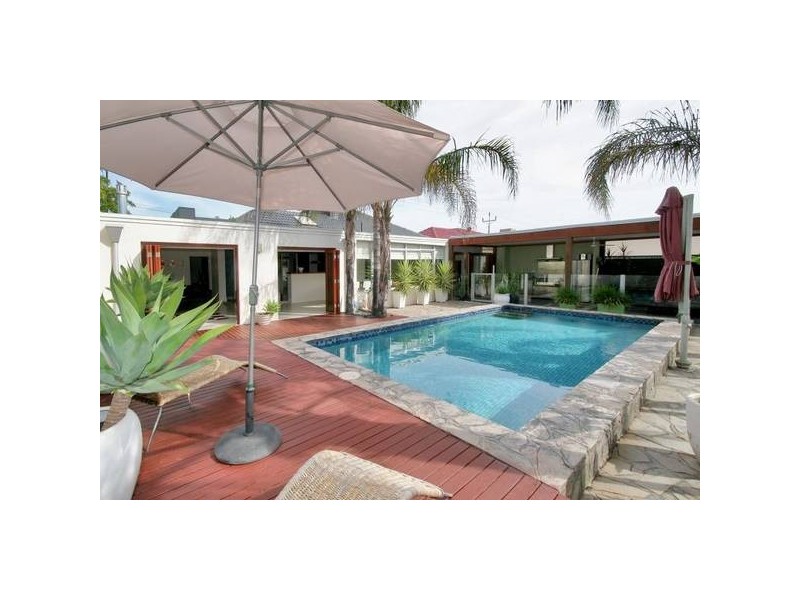 30 Dingera Avenue, North Plympton SA 5037