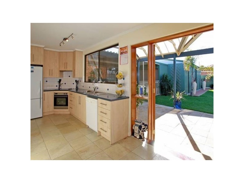 14 Dingera Avenue, North Plympton SA 5037