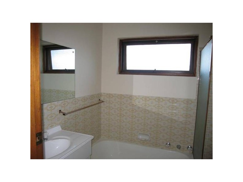 2/44 Clark Avenue (facing Gazeby St), Glandore SA 5037