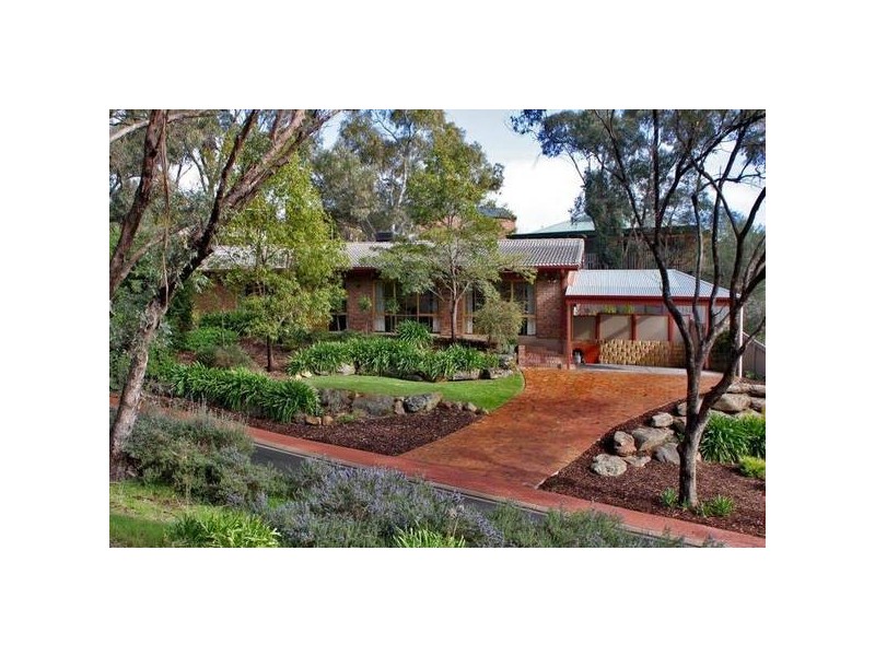 16 Woodland Grove, Aberfoyle Park SA 5159