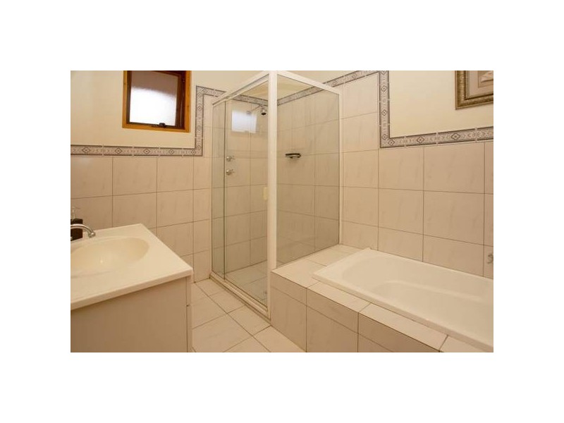 16 Woodland Grove, Aberfoyle Park SA 5159