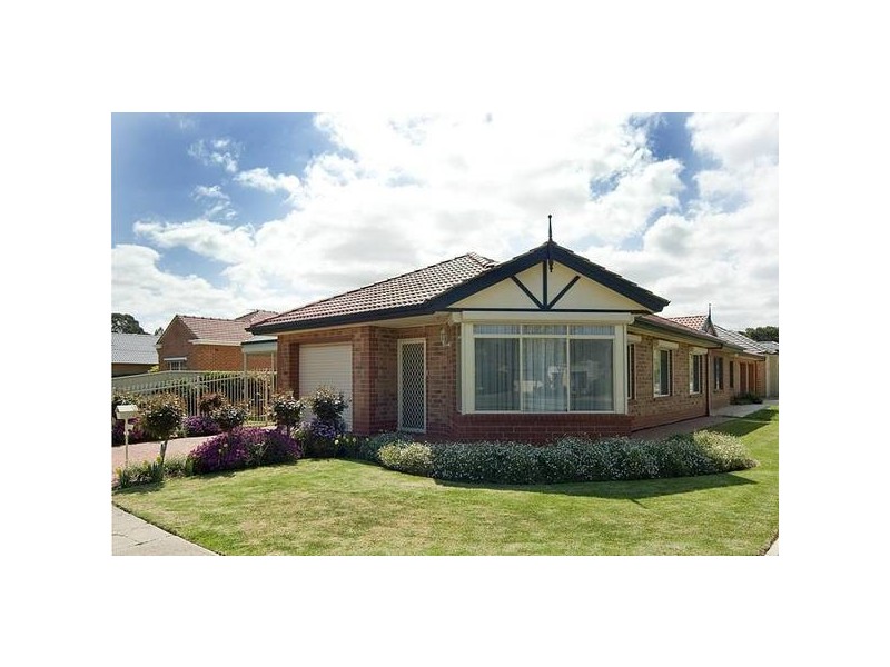 2 Yeomans Avenue, Henley Beach South SA 5022