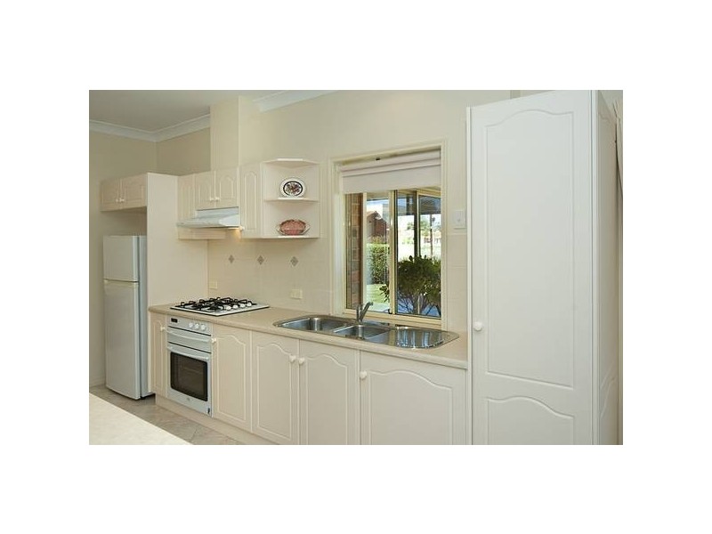 2 Yeomans Avenue, Henley Beach South SA 5022