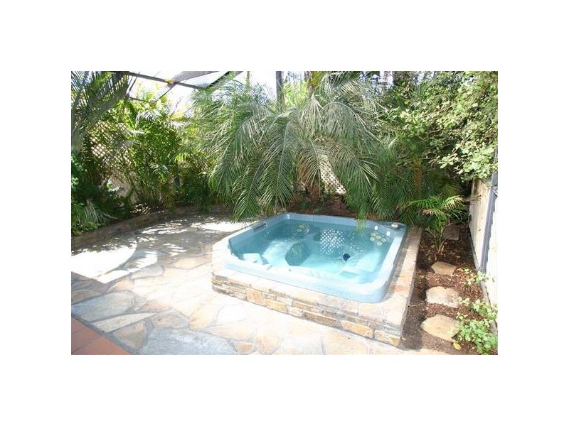 9 Rivett Avenue, Fulham Gardens SA 5024