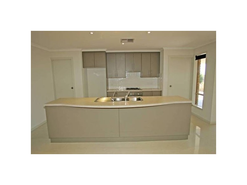 2 Steamranger Drive, Sheidow Park SA 5158