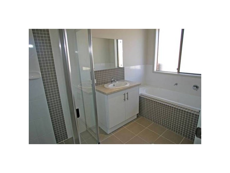 2 Steamranger Drive, Sheidow Park SA 5158