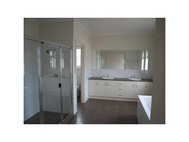 6 Manor Court (enter via Nash St & Medallion Dve), Grange SA 5022