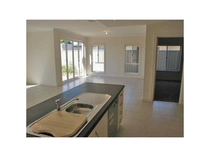6 Manor Court (enter via Nash St & Medallion Dve), Grange SA 5022