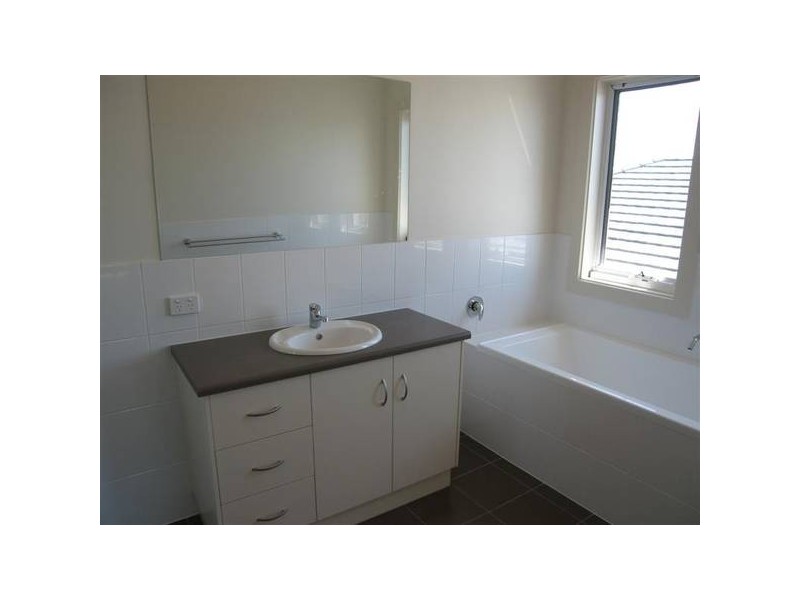 6 Manor Court (enter via Nash St & Medallion Dve), Grange SA 5022