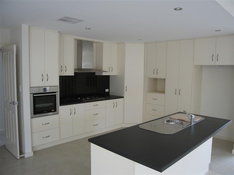 6 Manor Court (enter via Nash St & Medallion Dve), Grange SA 5022