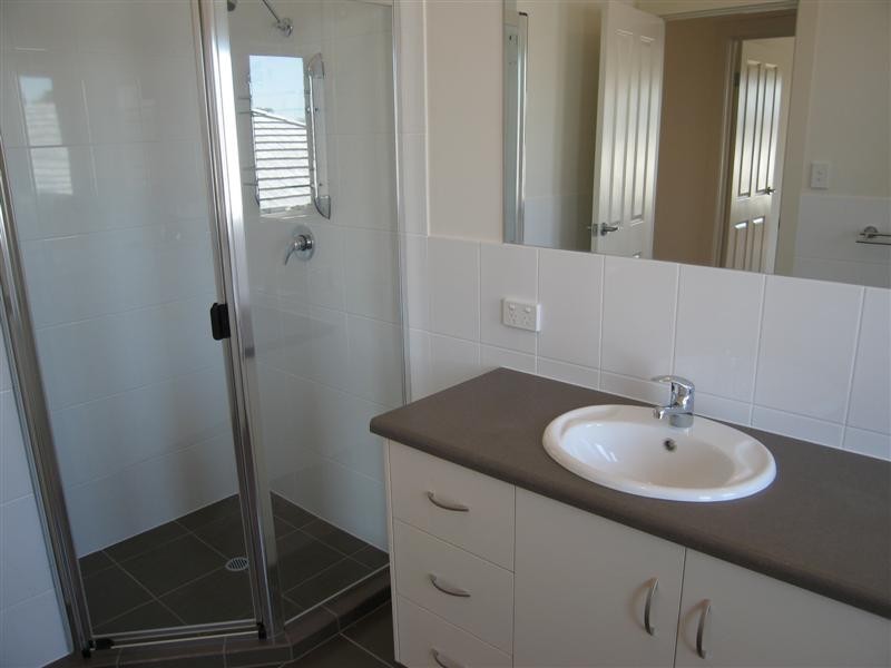 6 Manor Court (enter via Nash St & Medallion Dve), Grange SA 5022