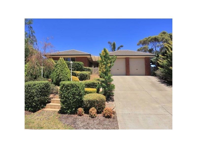28 Gleneagles Road, Aberfoyle Park SA 5159