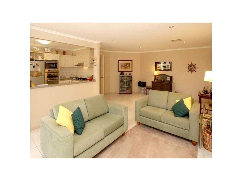 28 Gleneagles Road, Aberfoyle Park SA 5159