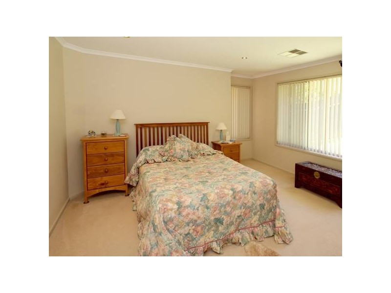 28 Gleneagles Road, Aberfoyle Park SA 5159