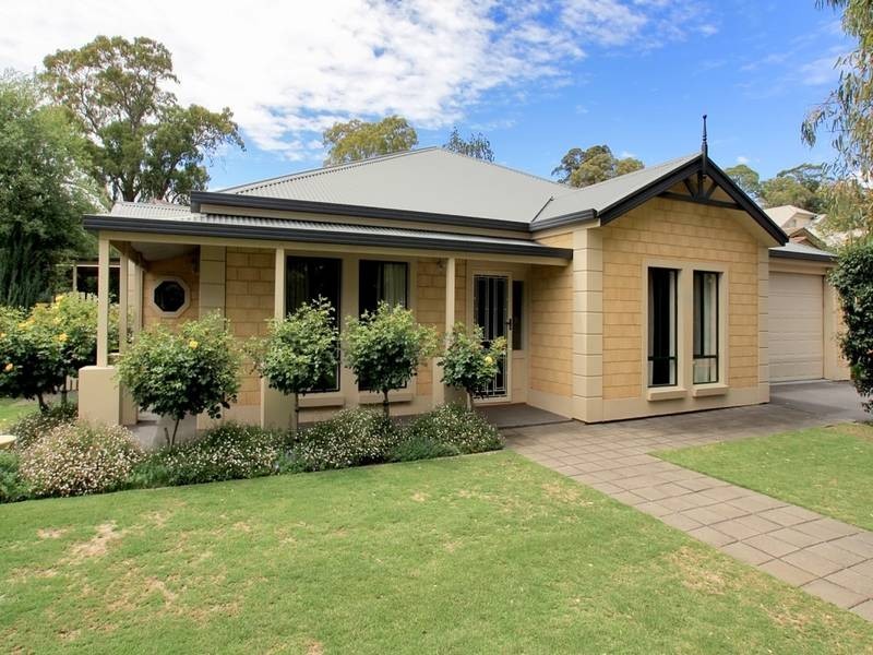 3 Woodland Grove, Aberfoyle Park SA 5159
