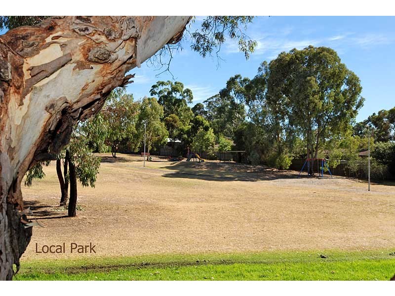 28 Lyn Street, Aberfoyle Park SA 5159