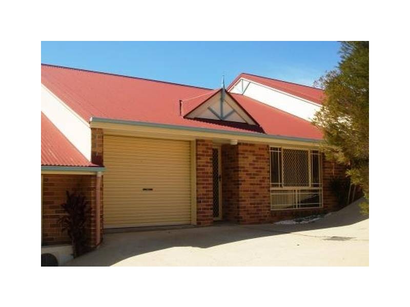2/38 Milbong Street, Battery Hill QLD 4551