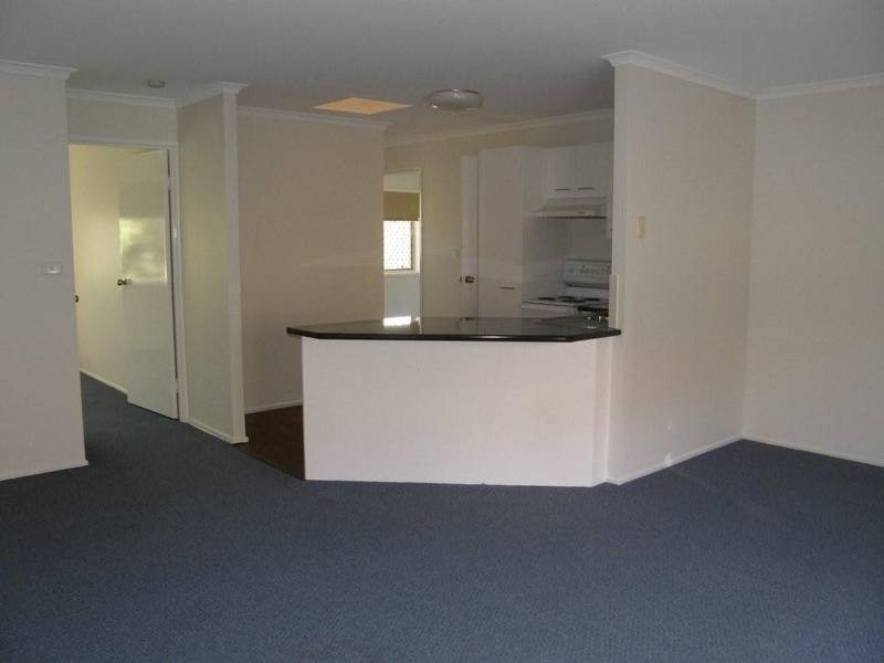 2/38 Milbong Street, Battery Hill QLD 4551