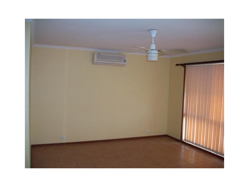 281 Nicklin Way, Warana QLD 4575