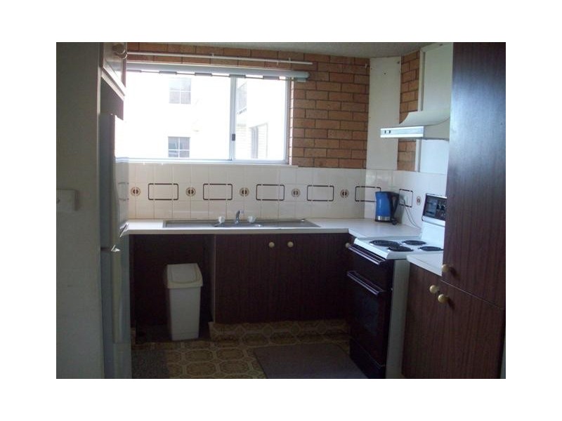 2/17 Landsborough Parade, Golden Beach QLD 4551