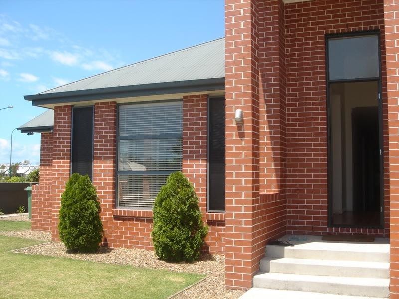 2 Bongaree Drive, Pelican Waters QLD 4551