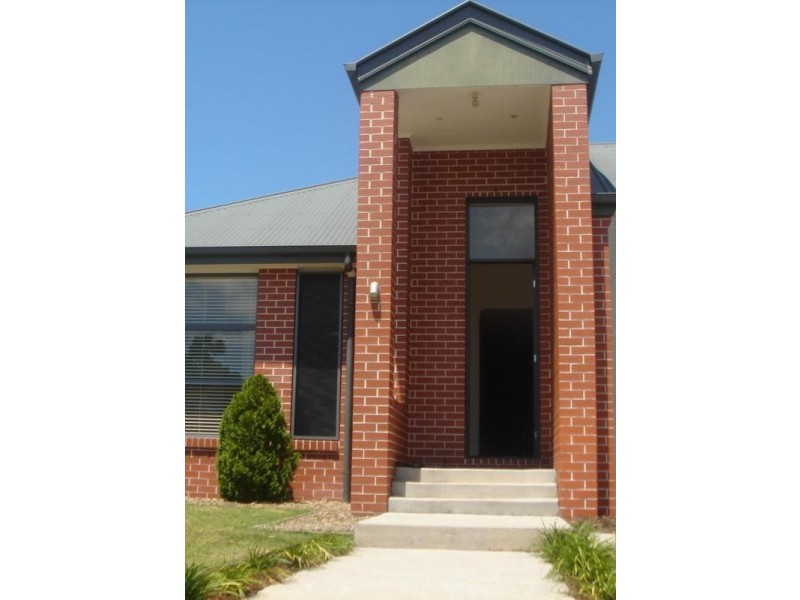 2 Bongaree Drive, Pelican Waters QLD 4551