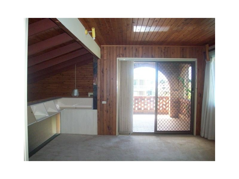 18 Booker Parade, Golden Beach QLD 4551