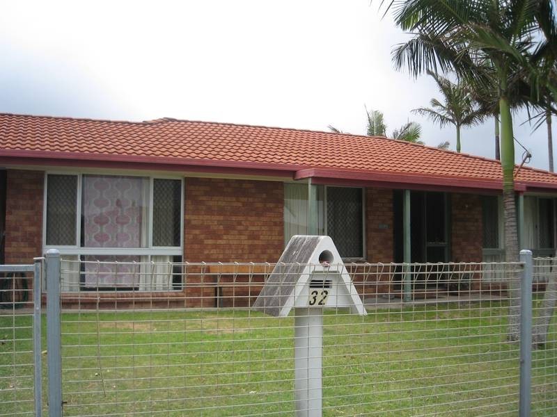 32 Girraween Street, Warana QLD 4575