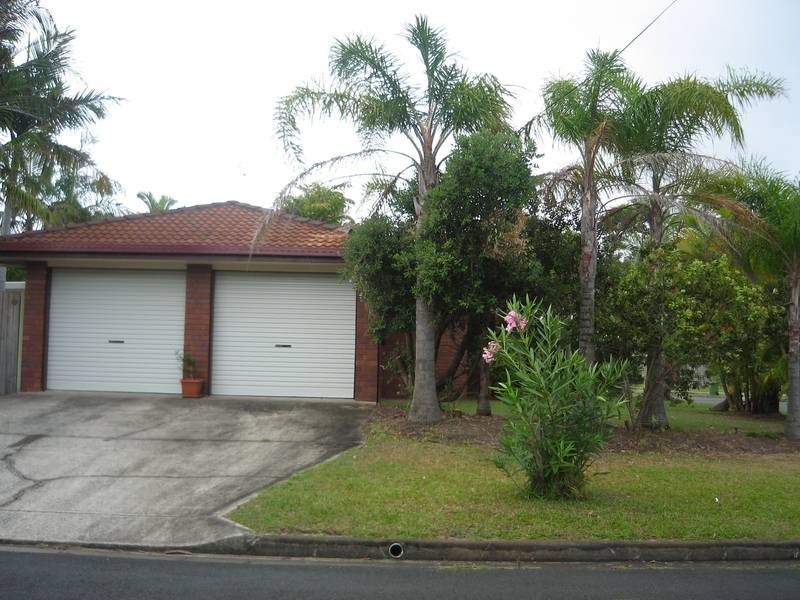 16 Parari Street, Warana QLD 4575