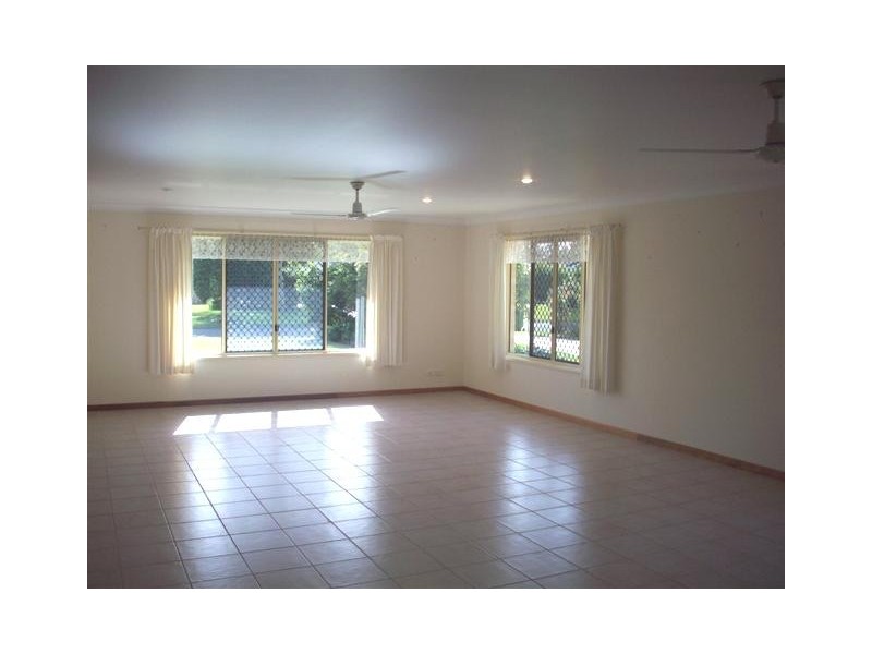 20 Bluegrass Street, Little Mountain QLD 4551