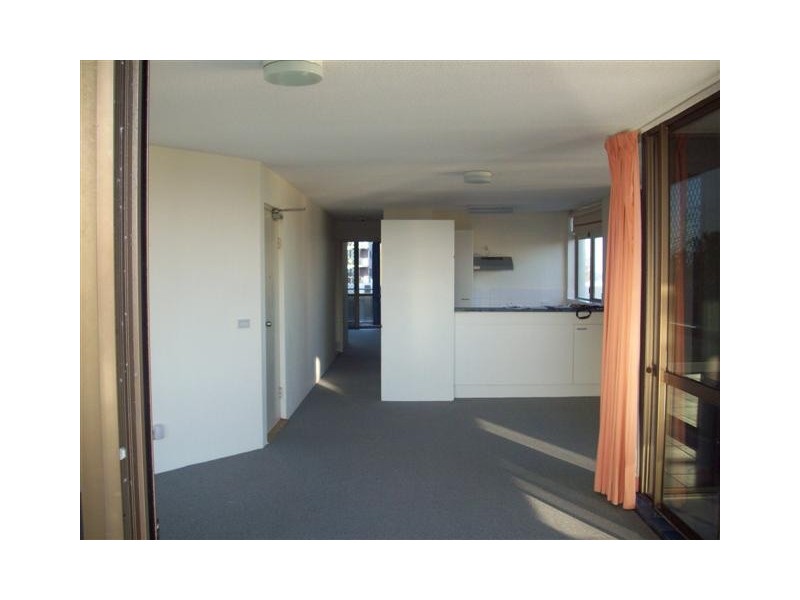6/7 Latona Avenue, Kings Beach QLD 4551