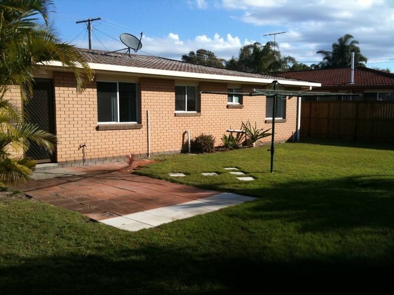 21 Napelle Street, Warana QLD 4575