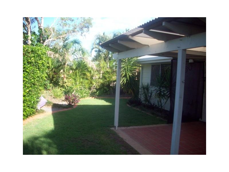 Nicklin Way, Warana QLD 4575